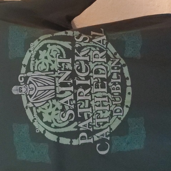 unisex Green Saint Patrick's Cathedral Dublin, Ireland T-shirt sz L - Picture 3 of 7